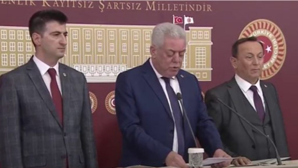 3 CHP’li vekil istifa etti