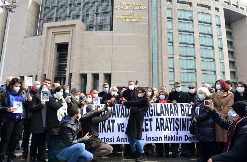 Cumartesi Anneleri’nin duruşması görüldü: Bizi değil failleri yargılayın