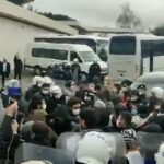Patron Tuncay Özilhan’ın evinin önünde bir araya gelen işçiler işkenceyle gözaltına alındı