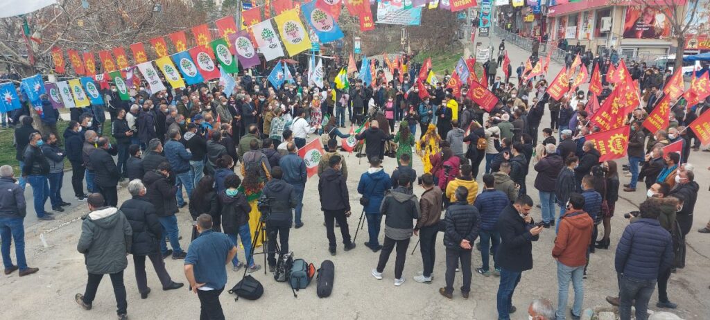 Dersim Newroz’unda halay çekenlere para cezası