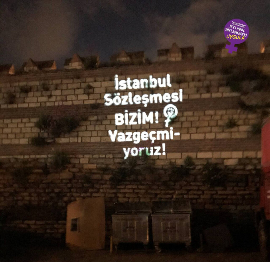 Kadınlardan Topkapı Surları’nda İstanbul Sözleşmesi için eylem