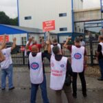 Kod 29 ile işten atılan Bozzette Kimya işçilerinden fabrika önünde eylem