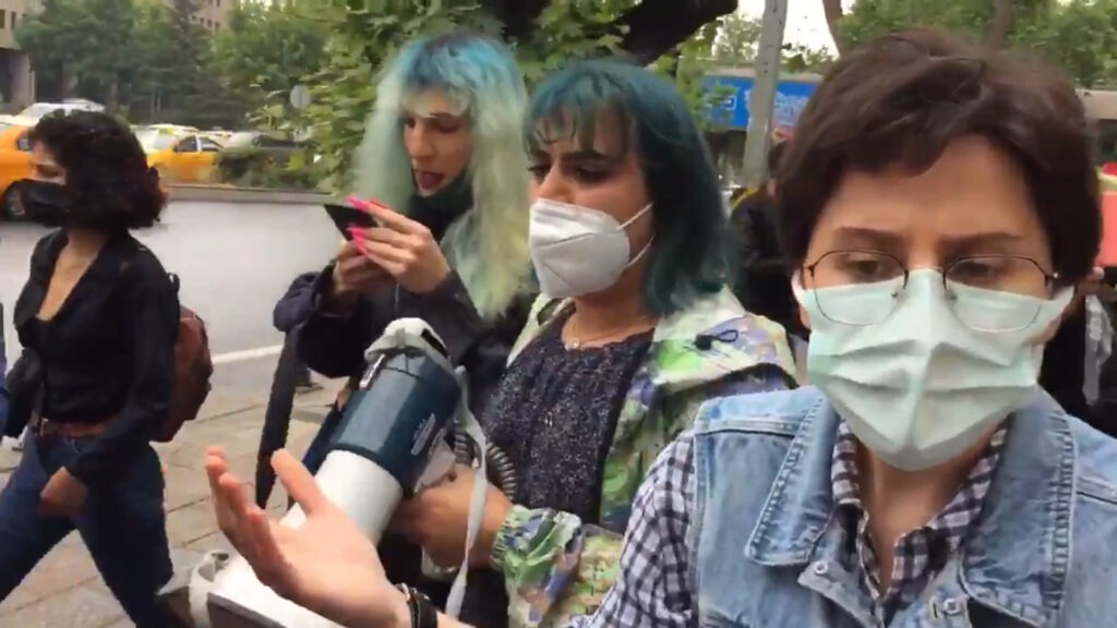 Trans kadınlara yönelik saldırı davası ertelendi, polis basın açıklamasına saldırdı