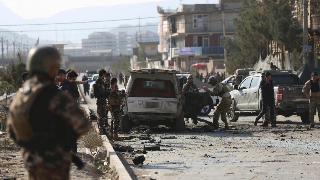 Afganistan’da emniyet müdürlüğüne bombalı saldırı