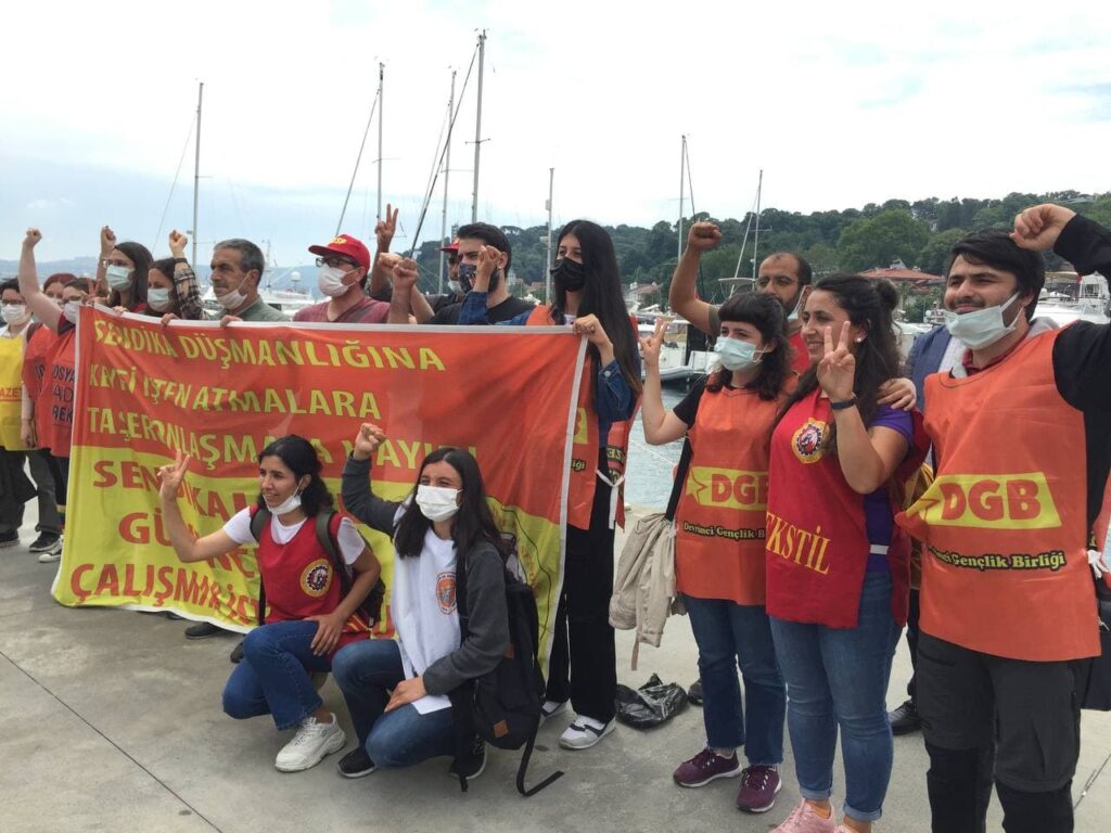 SML Etiket işçileri Çin Konsolosluğu önünde haykırdı: “İşten atmalara, sendika düşmanlığına karşı direnişimiz sürüyor”
