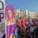 İzmir’de yapılan ‘Demokrasi için bir nefes’ mitingine binlerce kişi katıldı