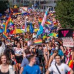 Macaristan’da LGBTİ+ karşıtı yasa tartışmalarına karşı binlerce kişi Onur Yürüyüşü gerçekleştirdi