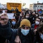 Kayyum rektör Melih Bulu’nun Kararnameyle görevden alınması sosyal medyada 1’inci gündem oldu