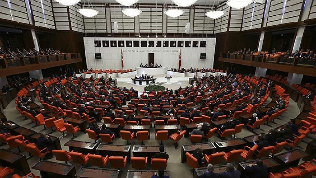 Hayvan hakları yasa teklifi TBMM’de kabul edildi: Tarihe kara bir leke olarak geçti!