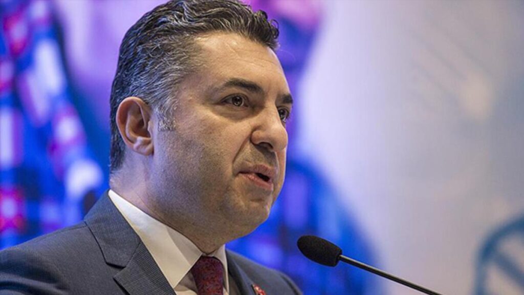 RTÜK Başkanı Şahin’in “Yangınları göstermeyin yoksa en ağır cezayı veririm” diyerek televizyon yöneticilerini tehdit ettiği iddia edildi