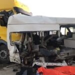 Antep’te tarım işçilerini taşıyan minibüse TIR’ın çarpması sonucu 3 işçi yaşamını yitirdi, 15 işçi yaralandı