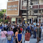 Samandağlılar su kesintilerini protesto etti