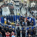 Taksim Tünel’de yapılmak istenen barış eylemine polis saldırdı: Çok sayıda kişi işkenceyle gözaltına alındı
