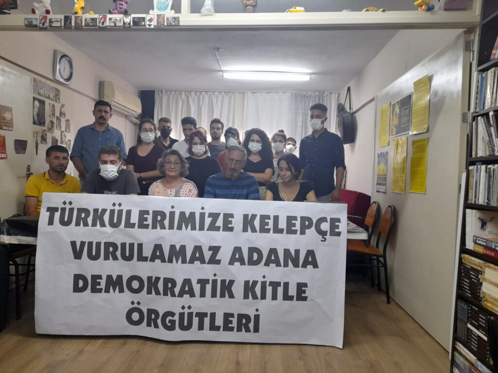Adana’da halk konserinin yasaklanması protesto edildi: Türkülerimize kelepçe vurulamaz!