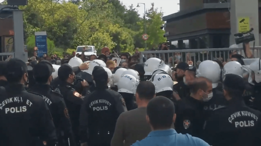 Boğaziçi’nde gözaltına alınan öğrenciler serbest bırakıldı