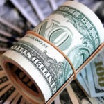 Dolar güne rekor tazeleyerek başladı