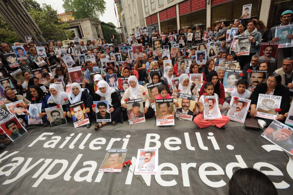Cumartesi Anneleri gözaltında kaybedilen Hakkı Kaya’nın akıbetini sordu