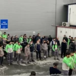 CarrefourSA’da işçi dayanışması: Sendikal faaliyet yürüttükleri için işten çıkarılan işçiler işe iade edildi