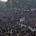 İsfahan’da nehir kurudu, binlerce kişi sokağa döküldü