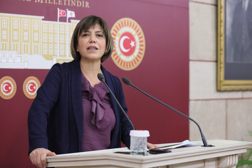 Beştaş: Kobanê kumpas davasını geri çekin