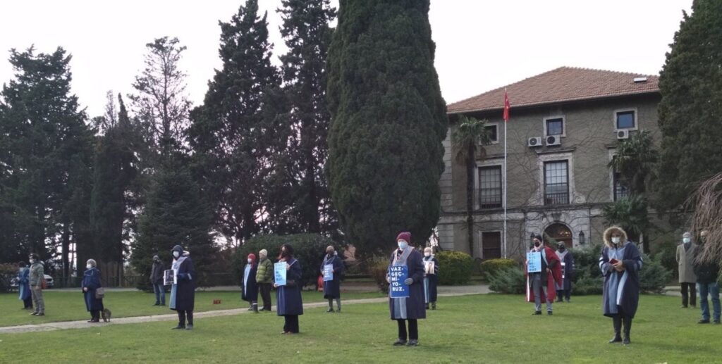 Boğaziçi Üniversitesi’nde akademisyenlerin nöbeti 256. gününde