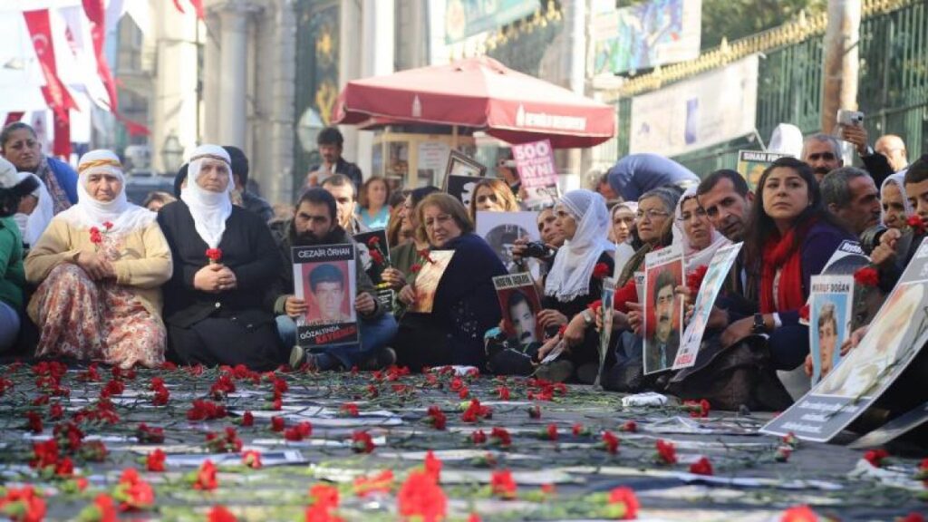 Cumartesi Anneleri: 2022 bizi hukuka, adalete, demokrasiye ve barışa yaklaştırsın