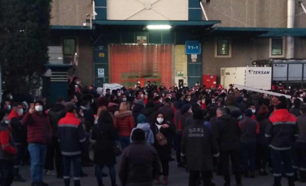 Farplas işçilerinin direnişi devam ediyor