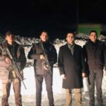 Nazımiye Kaymakamı silahlı korumalarıyla Cemevi önünde poz verdi, Cemevi yöneticilerini tehdit etti