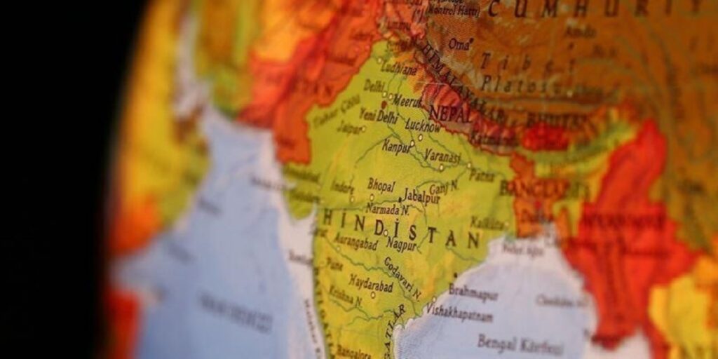 Hindistan’da işçiler iki günlük greve gitti