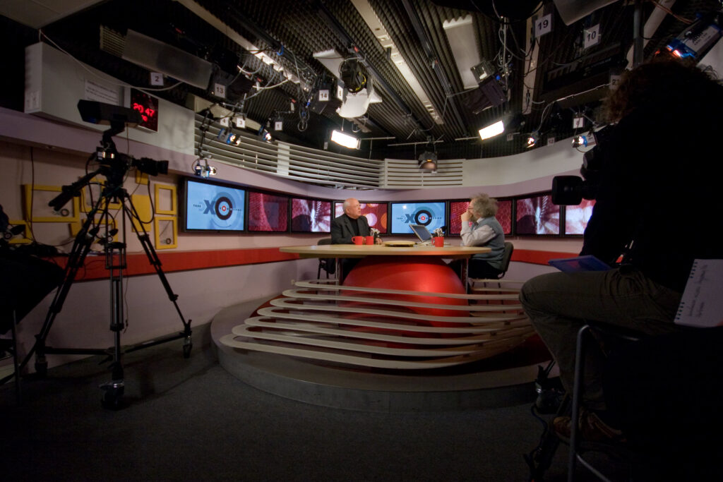Rusya’da savaş karşıtı Ekho radyosu ve Dozhd TV kapatıldı