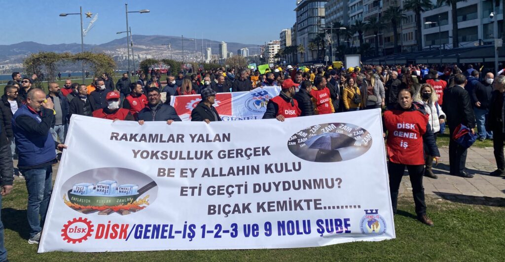 DİSK’ten İzmir’de miting: Emeğimizi, haklarımızı, geleceğimizi ezdirmeyeceğiz