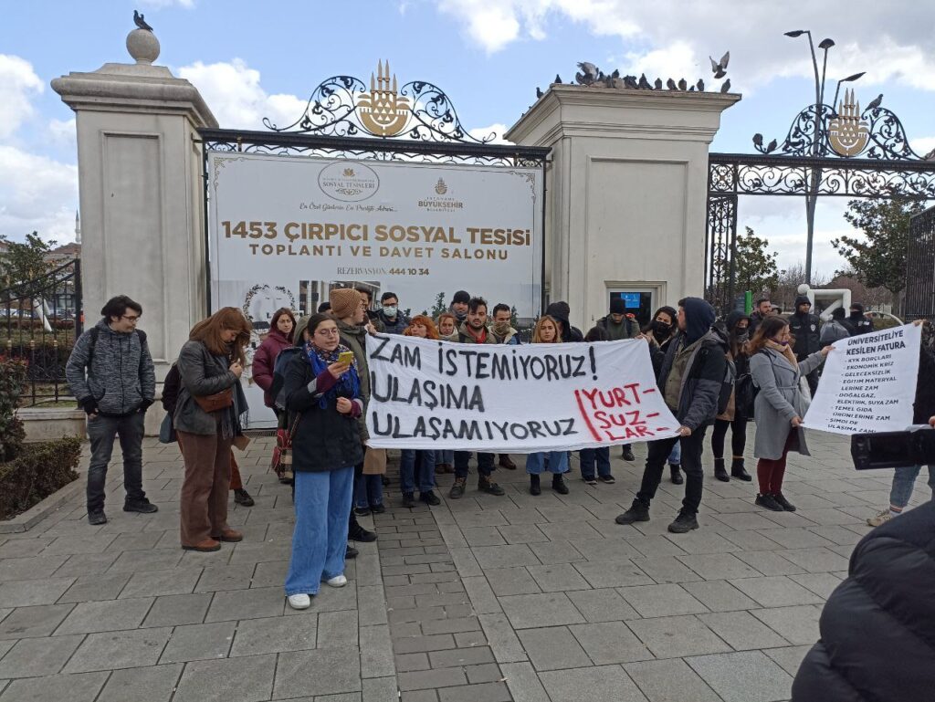 Yurtsuzlar: Krizi yaratan bedelini ödesin