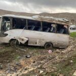 Urfa’da işçi servisi devrildi: 15 işçi yaralandı