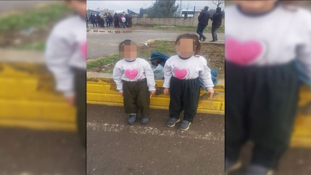 Polis Newroz kutlamasında yöresel kıyafet giyen 5 yaşındaki ikiz çocukları gözaltına aldı