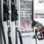 Akaryakıtta zam yağmuru devam ediyor: Benzine ve motorine bu gece de zam geliyor