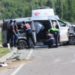 Tokat’ta işçi minibüsü ile otomobil çarpıştı: 2 işçi hayatını kaybetti