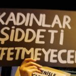Bira içen kadınlara saldıran iki erkek tutuklandı