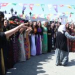 İktidarın sarı, kırmızı, yeşil tahammülsüzlüğü sürüyor:&nbsp;Newroz’da şal sallayan kadına 10 ay hapis