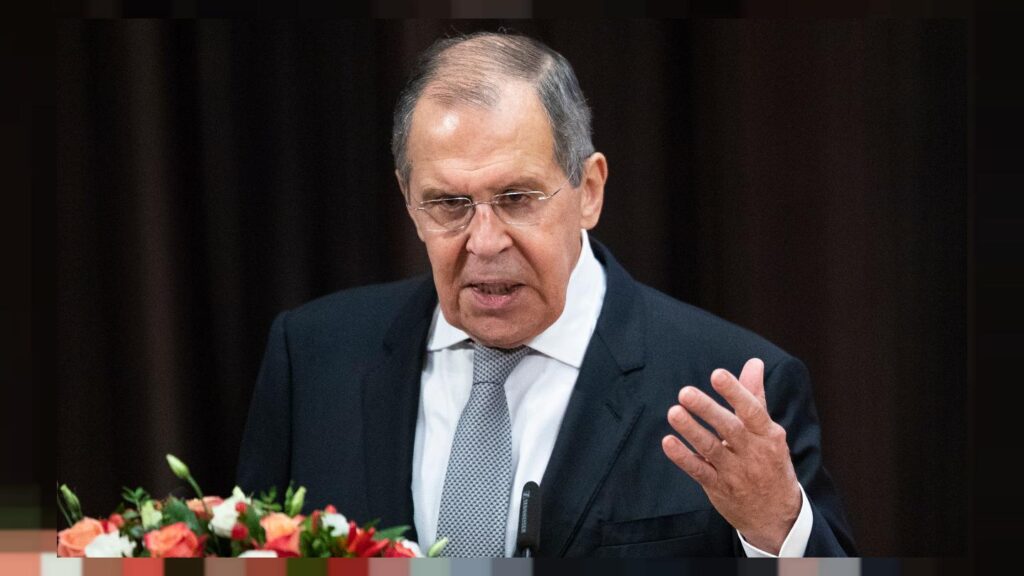 Lavrov: Ukrayna’ya ne kadar çok silah giderse çatışma o kadar uzun sürer