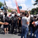 İstanbul’da şiddeti protesto eden sağlıkçılara polis saldırısı