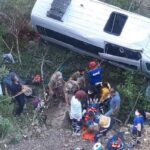 Dersim’de tur minibüsü devrildi: 3’ü ağır 18 kişi yaralandı