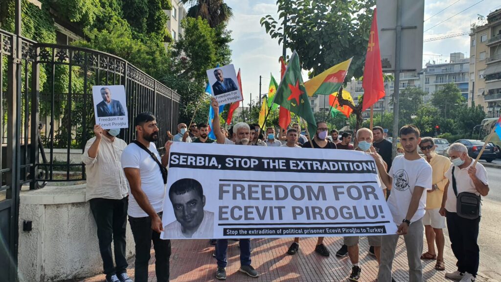 Ecevit Piroğlu için Atina’da eylem