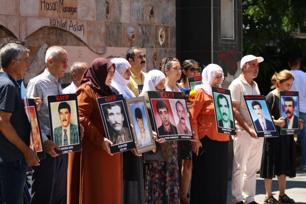 Kayıp yakınları gözaltına alındıktan sonra katledilen Hüseyin Ertaş’ın faillerini sordu
