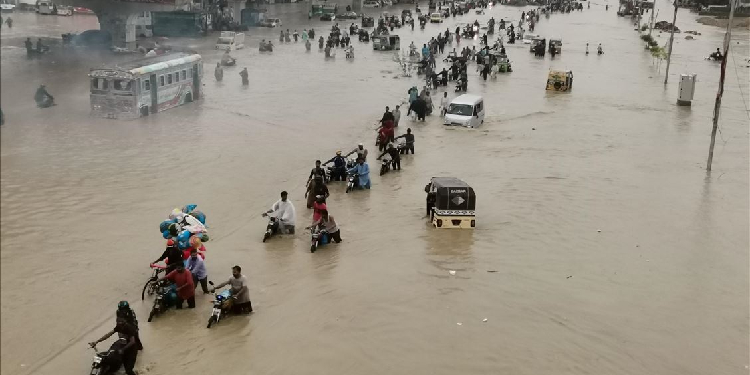 pakistanda yagislar can aldi 76 olu