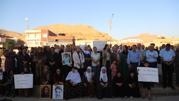 Derik'teki kazada hayatını kaybeden 21 kişi anıldı