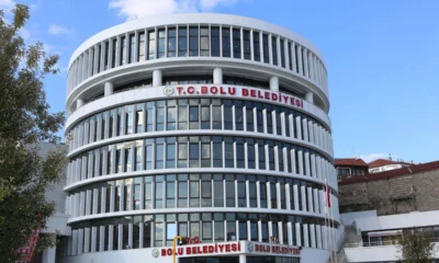 bolu belediyesine operasyon jandarma binada arama yapiyor
