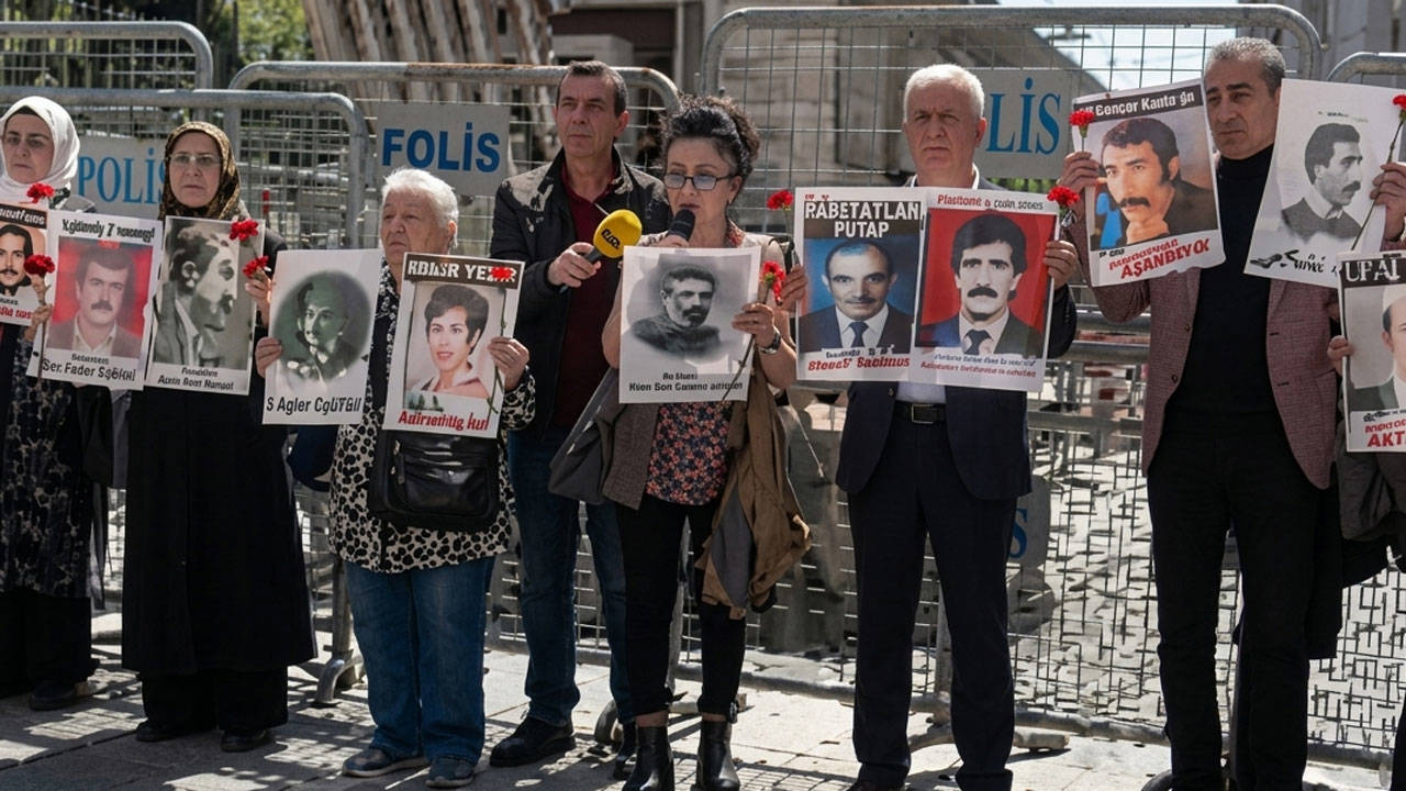 cumartesi anneleri 1100 haftada gozaltinda kaybedilen ermeni aydinlari unutmadik