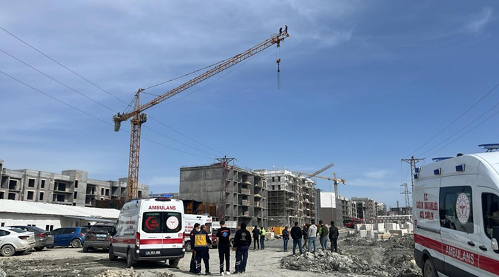 hak gasplarına karşı işçiler direnişte