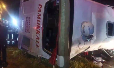 balikesir de yolcu otobusu devrildi cok sayida yarali var