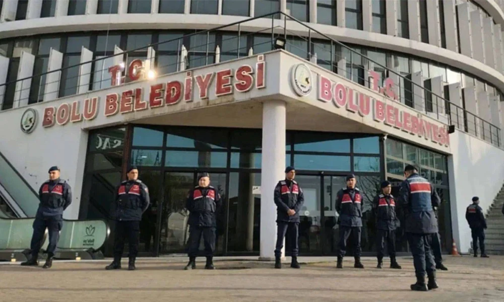 bolu belediyesi ne operasyon jandarma binada arama yapiyor
